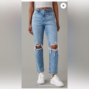 American Eagle Ripped Mom Jean